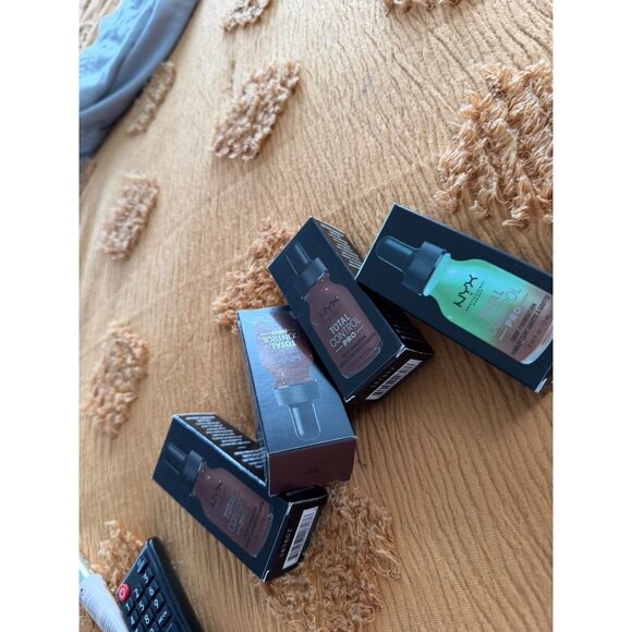 NYX Total Control Pro Sienna Drop Foundation NEW NIB - Picture 5 of 5